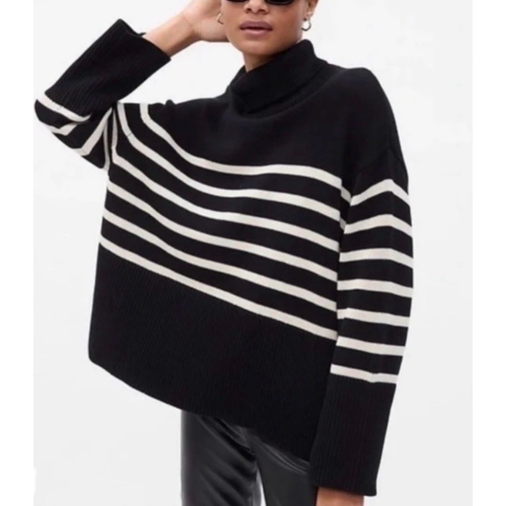 GAP Black and Cream Striped Oversized Turtleneck Sweater Flared Sleeve Medium